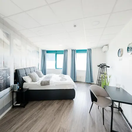 Kocasa-apartments, Penthouse, Panorama, Dachterrasse, Zwei Stellplaetze, Wifi, Waipu-tv, Billard Apartment *